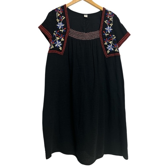 Old Navy Dresses & Skirts - Old Navy Black Casual Gauze Sundress Embroidered Detail  Medium